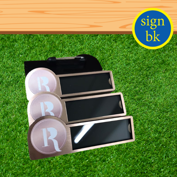 ป้ายชื่อติดหน้าอก